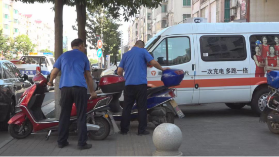 澧县:高温下的坚守 不服“暑”的城管人126.png