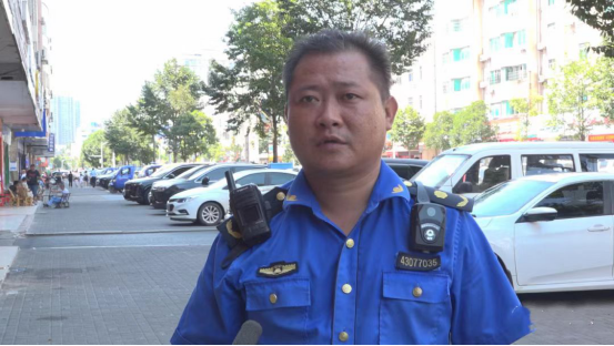 澧县:高温下的坚守 不服“暑”的城管人264.png 澧县:高温下的坚守 不服“暑”的城管人264.png