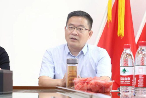 常德市第四人民医院为13名职工子女发放“金秋助学”助学金307.png 常德市第四人民医院为13名职工子女发放“金秋助学”助学金307.png