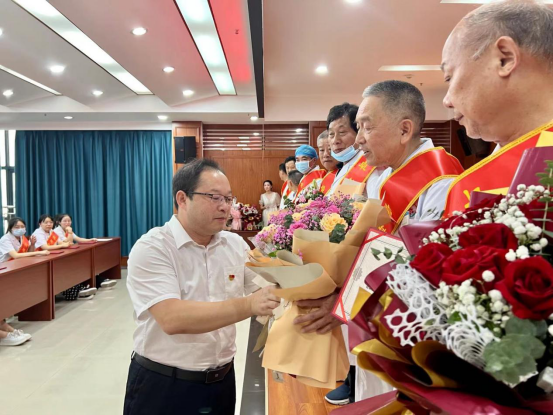澧县第三人民医院举行庆祝“中国医师节”暨技能操作竞赛表彰大会  274.png