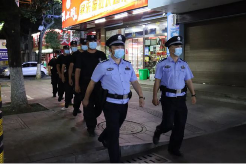 一抹“警色”给足安全感!常德高新公安分局巡逻防控再升级455.png 一抹“警色”给足安全感!常德高新公安分局巡逻防控再升级455.png