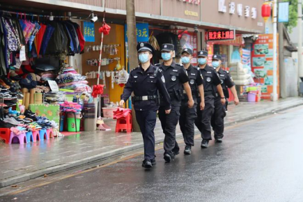 一抹“警色”给足安全感!常德高新公安分局巡逻防控再升级787.png