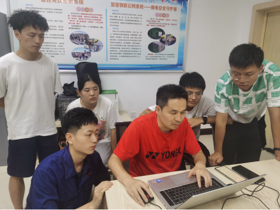 匠心育匠才 唯有肯攀登——解锁湖南铁科职院技能人才培育密码1769.png