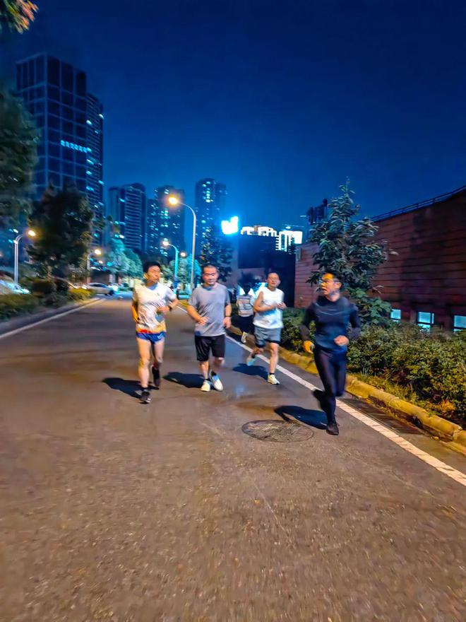 执业律师突破300人!芙蓉律师事务所西湖公园欢乐聚跑175.png 执业律师突破300人!芙蓉律师事务所西湖公园欢乐聚跑175.png