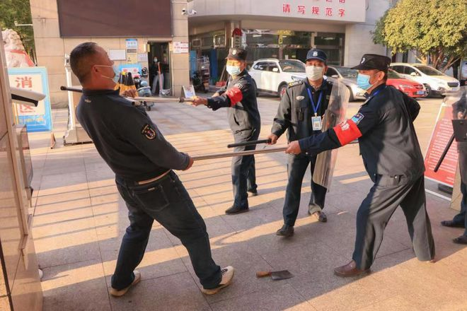 桃源九中：反恐演练进校园，筑牢安全防护线281.png