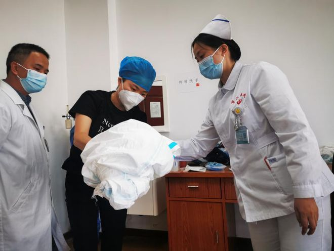 常德市二医院开展新冠疫情防护能力培训、考核及督查工作187.png 常德市二医院开展新冠疫情防护能力培训、考核及督查工作187.png