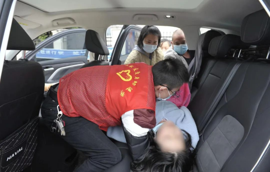 赞!常德市第一中医医院组建志愿车队“疫”路护航出院患者390.png 赞!常德市第一中医医院组建志愿车队“疫”路护航出院患者390.png