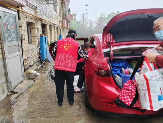 赞!常德市第一中医医院组建志愿车队“疫”路护航出院患者167.png 赞!常德市第一中医医院组建志愿车队“疫”路护航出院患者167.png