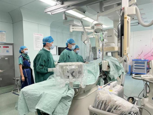 男子连续熬夜看球突发心梗 常德一医胸痛中心1小时内开通堵塞血管671.png 男子连续熬夜看球突发心梗 常德一医胸痛中心1小时内开通堵塞血管671.png