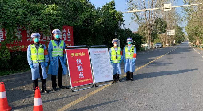 警徽闪耀 “疫”路畅安——常德公安交警筑牢抗疫“交通防线”411.png 警徽闪耀 “疫”路畅安——常德公安交警筑牢抗疫“交通防线”411.png