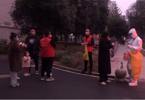 常德市第四人民医院:母子齐上阵,抗疫心连心670.png 常德市第四人民医院:母子齐上阵,抗疫心连心670.png