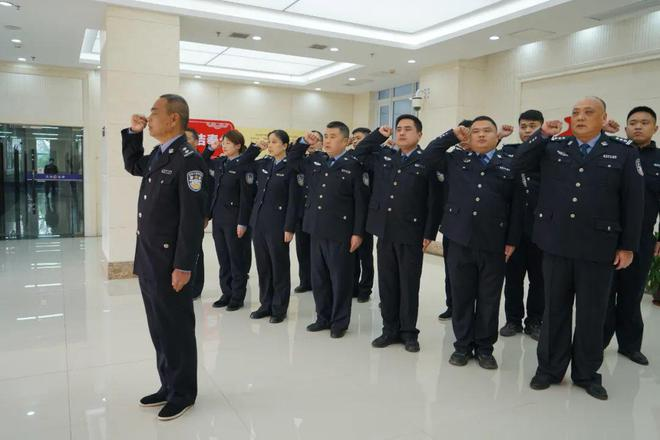 汉寿法院召开人民警察节座谈会684.png