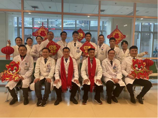 常德市二医院放射科：黑白世界里的坚守者468.png
