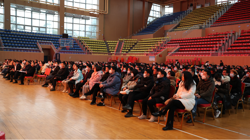 【芷兰实验学校投稿】走向师德新高地——常德芷兰实验学校举行师德师风专题培训 - 副本350.png