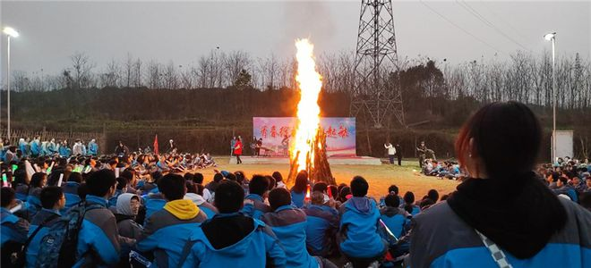 常德市七中举行届“青春心向党，立志图报国”百日誓师大会417.png