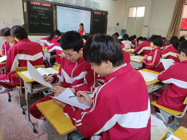 常德外国语学校“送教下乡”小分队走进石门县第四中学320.jpg