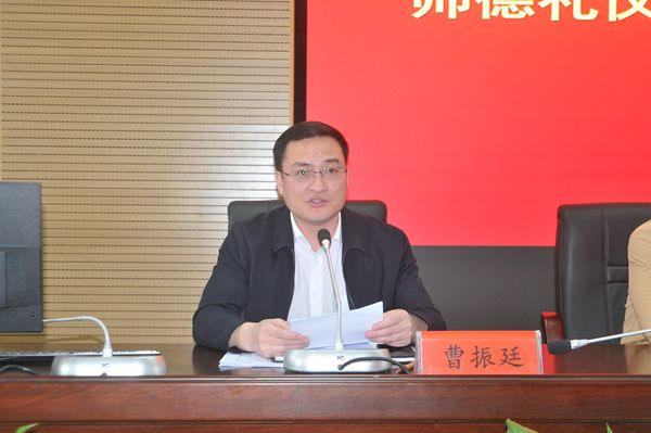 常德外国语学校召开2023年上学期师德礼仪培训暨三月份教职工例会456.jpg