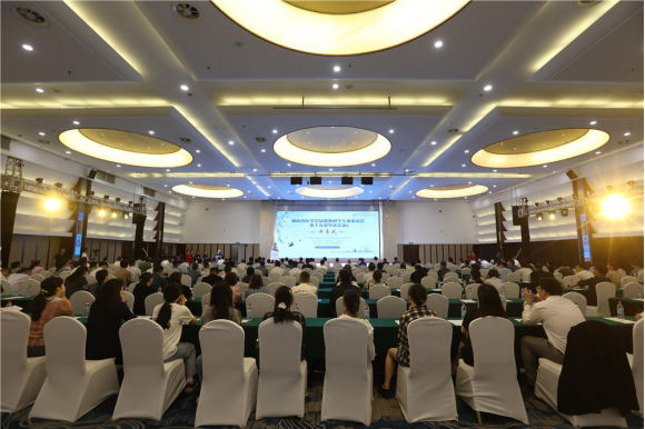 湖南省医学会显微外科学专业委员会第十九次学术会在常德举行185.jpg