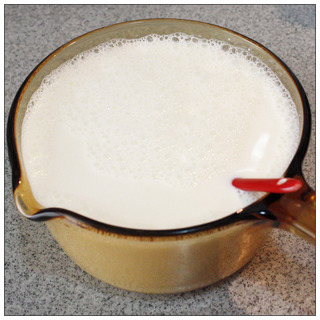 用面包机做出的美味-----自制老酸奶的做法步骤：5