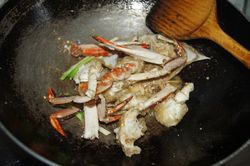 姜葱炒螃蟹的做法步骤：8