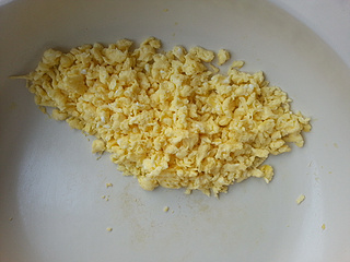 韭菜鸡蛋水煎包的做法步骤：4