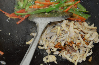 双椒瘦肉榨菜的做法步骤：11