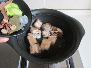 栗子红烧肉的做法步骤：5