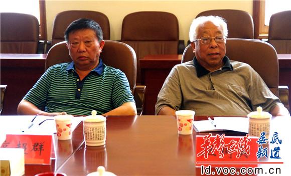 市“老促会”顾问丛树英（原省人大常委会委员）副会长高超群（原娄底市人大副主任）参加会议_副本1.jpg