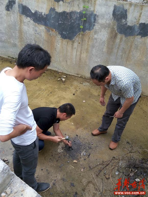 质量专家对大圳灌区续建配套项目质量进行现场稽察.jpg