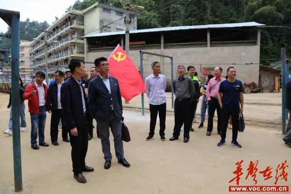 局长肖向东陪同市局党委书记、局长李剑平下企业开展联合主题党日活动.jpg