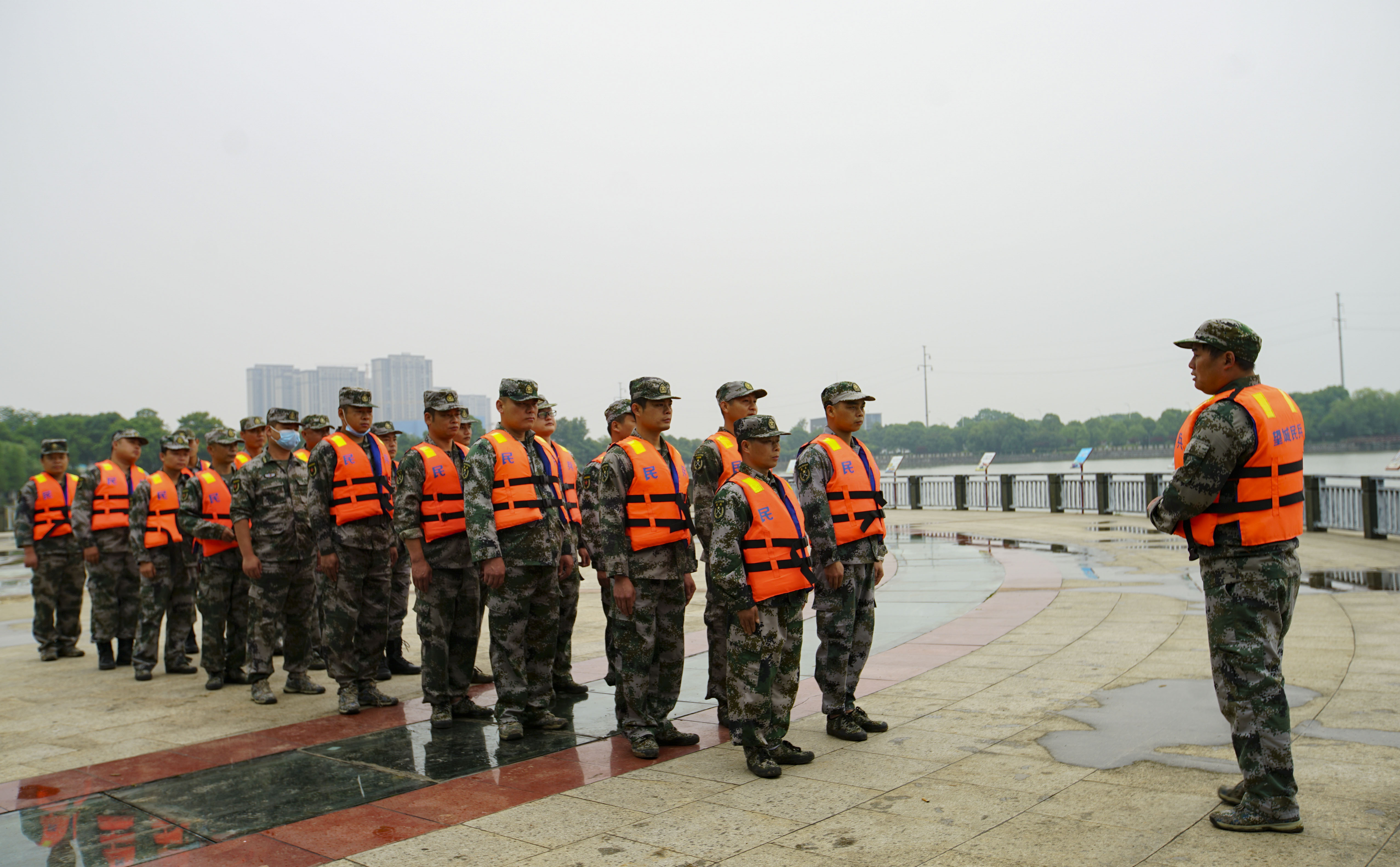 汛期来临望城雷锋民兵应急分队为抗洪抢险时刻准备着