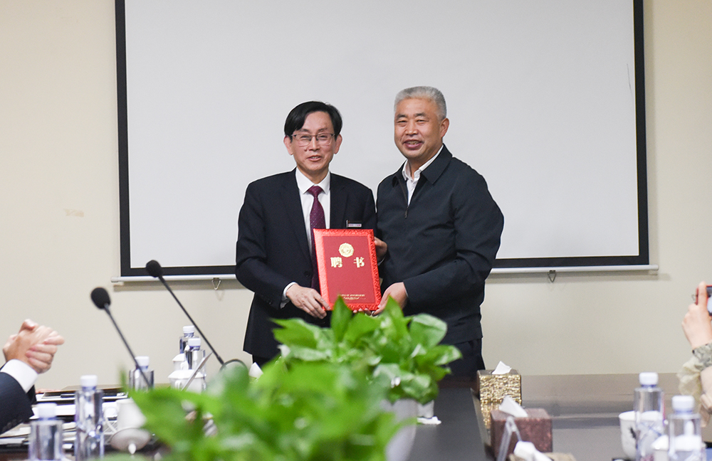 汇湘轩"掌门人"王忠明获聘林科大客座教授 - 华声湘播