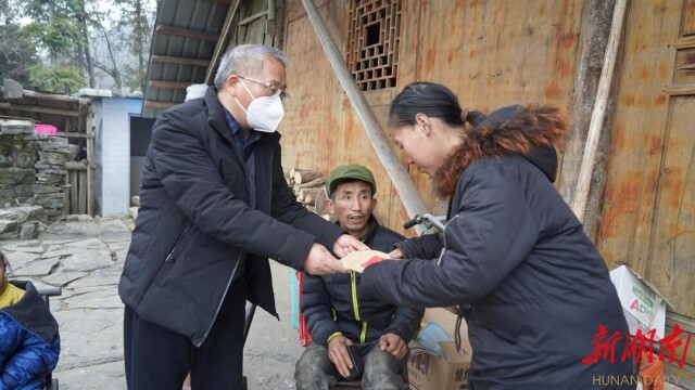 州县两级走访慰问古丈县“最美孝心少年”向如萍