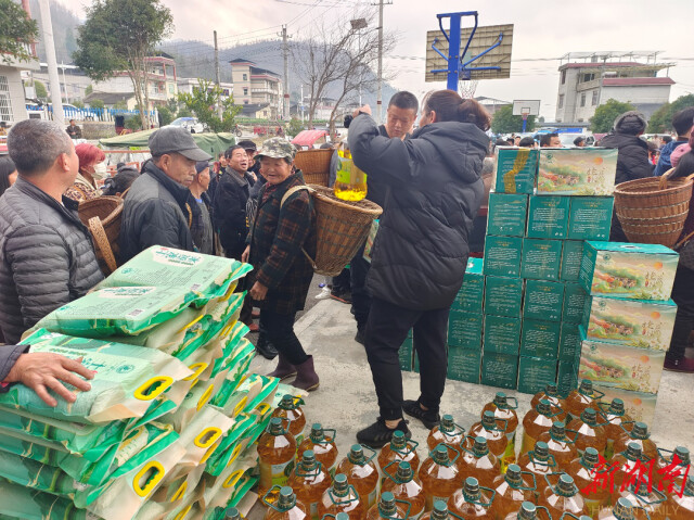 龙山县石牌镇：集体经济再分红 村民致富笑开颜