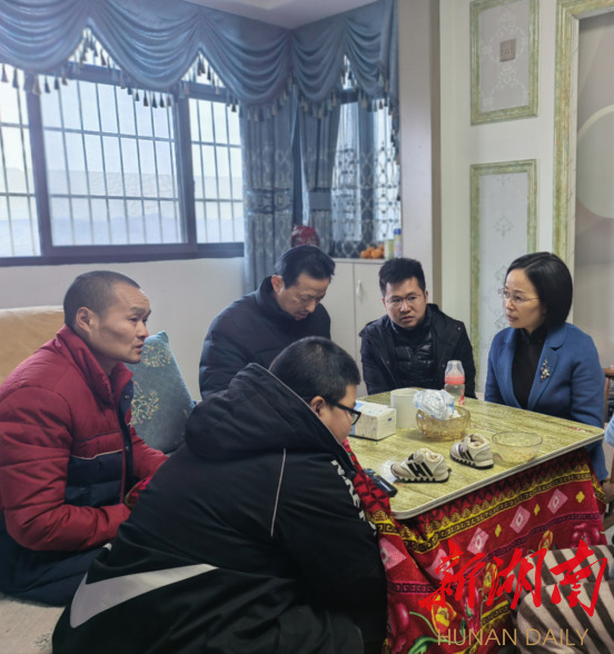 湘西州医疗保障局：春节慰问送关怀 句句祝福暖人心