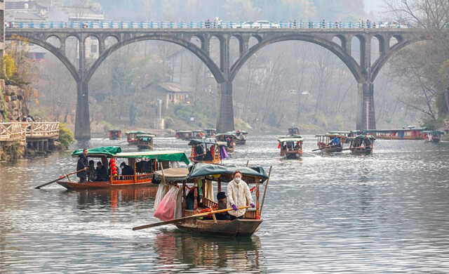 图集丨湘西边城：景区里年味浓、人气旺