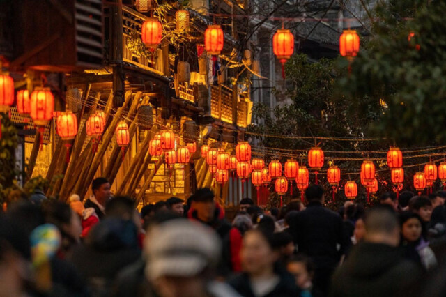 图集丨湘西边城：景区里年味浓、人气旺