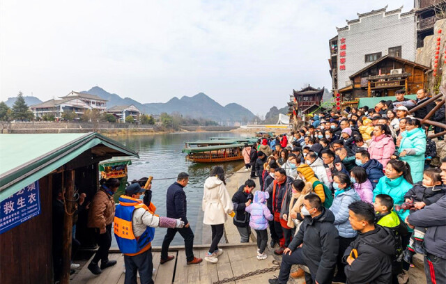 图集丨湘西边城：景区里年味浓、人气旺