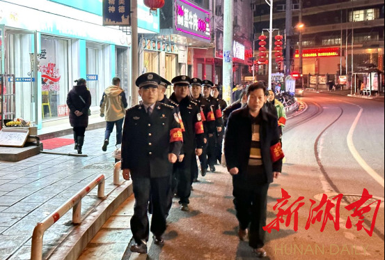 永顺县公安局河西派出所：护航新升级 服务“夜经济”