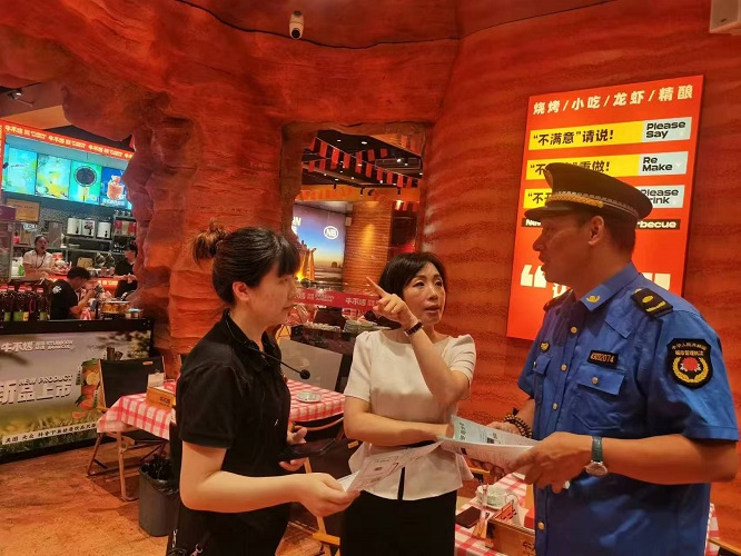 益阳城管精准治油烟：护住“烟火气”守住“天空蓝”|湖南日报市州头条