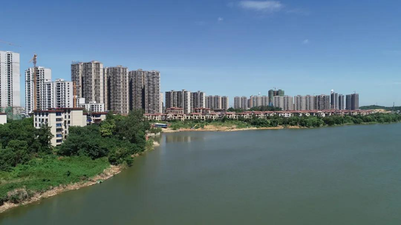 航拍下的震撼和辉煌之三:城陵矶新港区之滨江新城