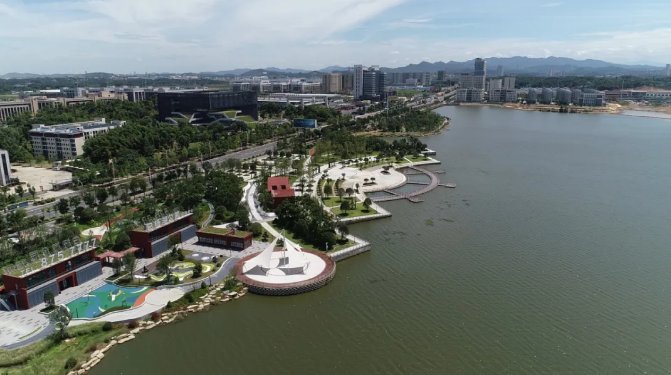 航拍下的震撼和辉煌之三:城陵矶新港区之滨江新城