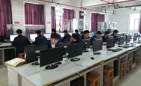 湖南化工职院自信学院学生技能抽考顺利举行