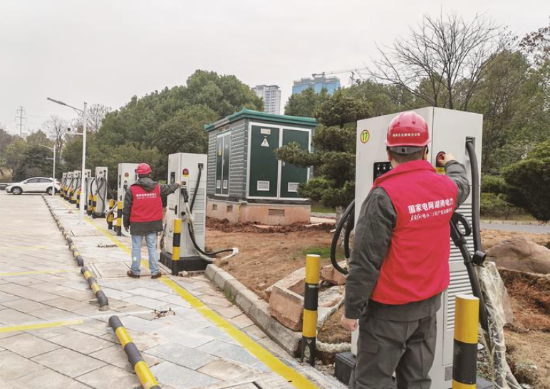 株洲市规模最大  市体育中心电动汽车充电站启用