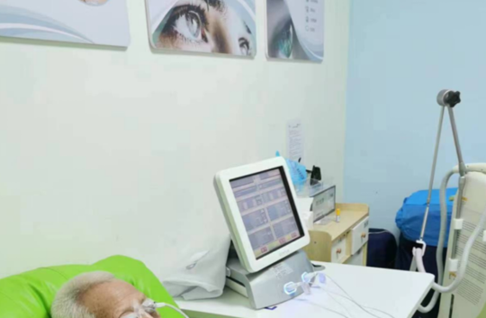 株洲三三一爱尔眼科医院：76岁老翁摆脱干眼困扰，多亏有她！